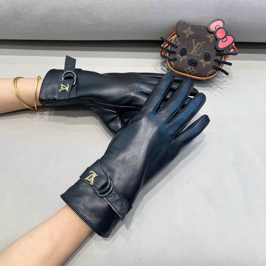 Louis Vuitton LV Gloves For Women UrbanStyle 9276