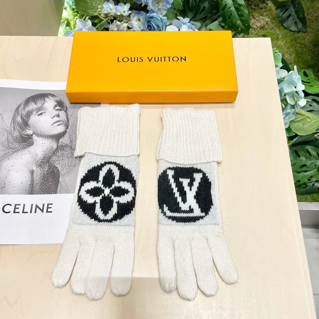 Louis Vuitton LV Gloves Sleek 8128