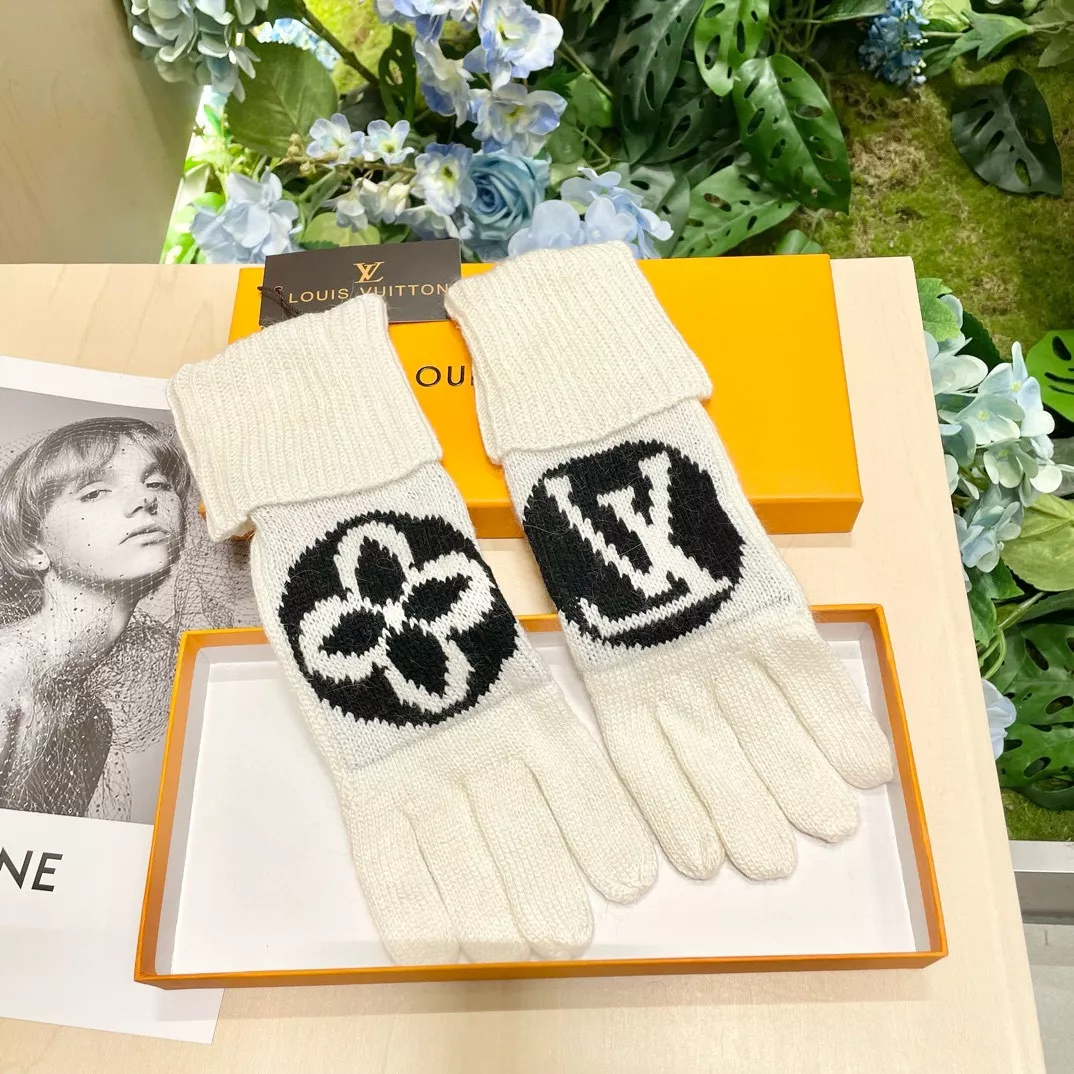 Louis Vuitton LV Gloves Sleek 8128