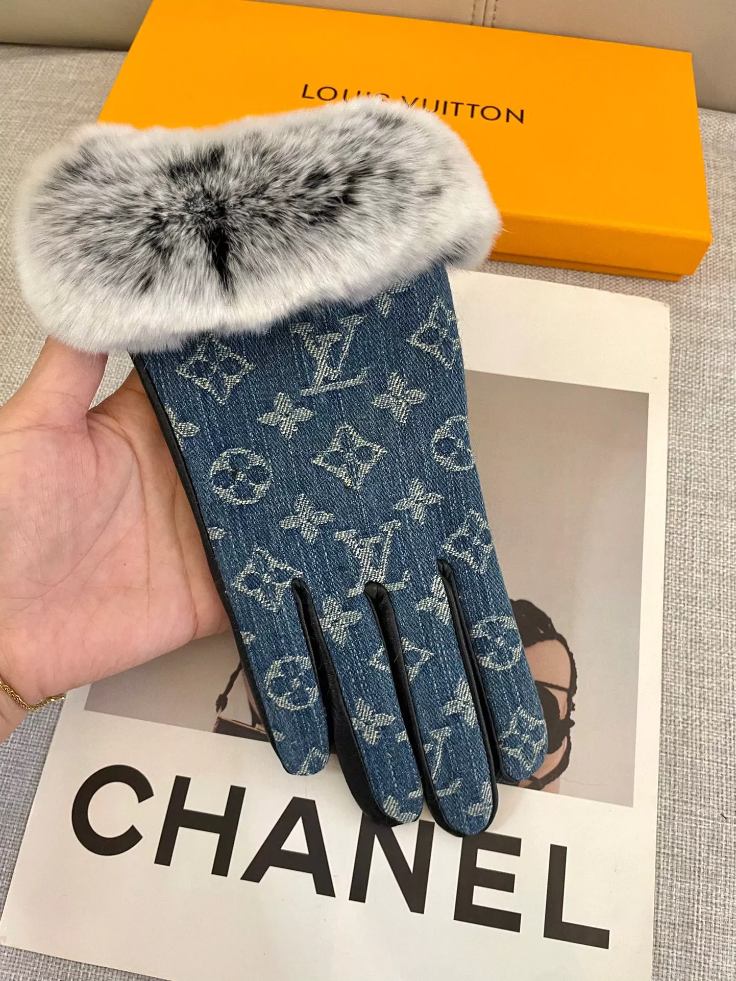 Louis Vuitton LV Gloves WellDesigned 8684