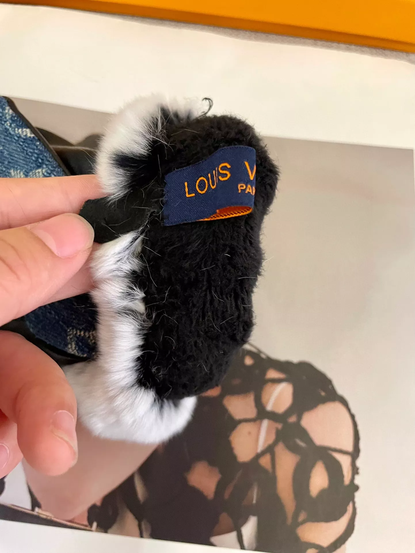 Louis Vuitton LV Gloves WellDesigned 8684