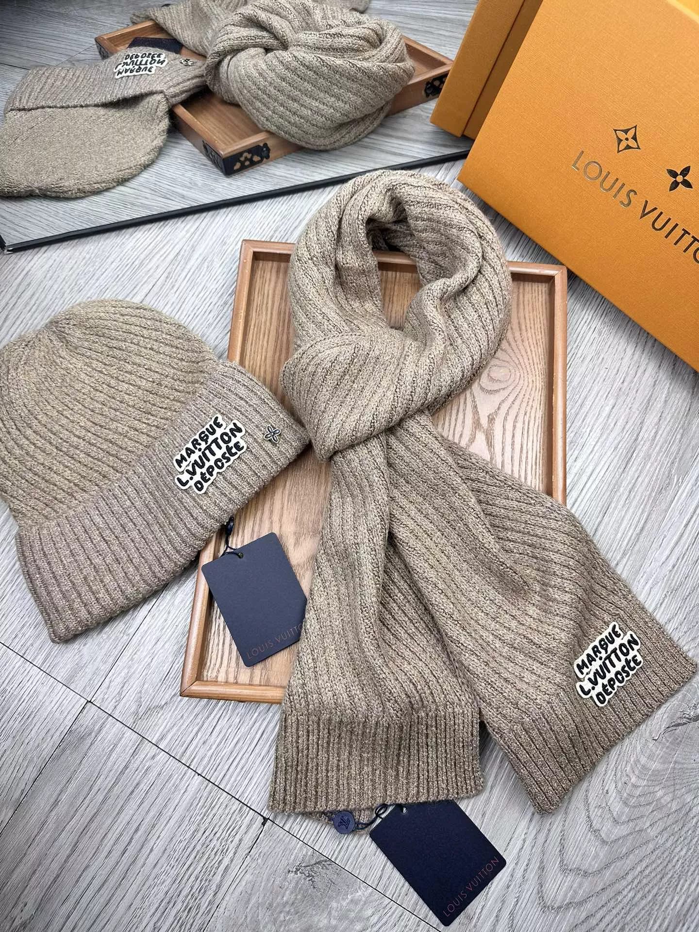 Louis Vuitton LV Hat and Scarf Set Compact 6123