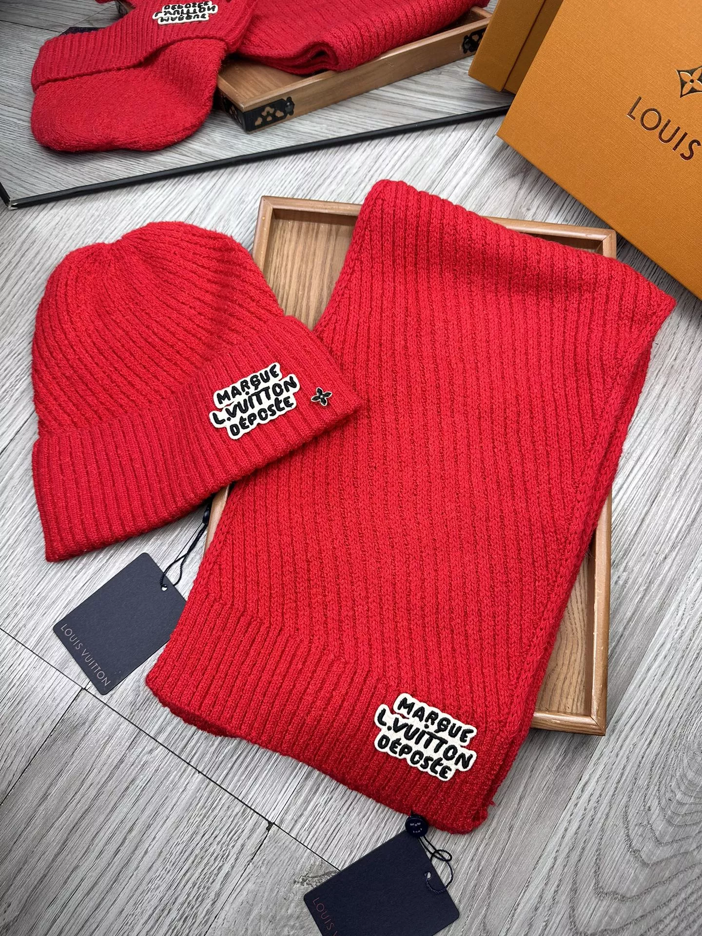 Louis Vuitton LV Hat and Scarf Set EasyMatch 8661