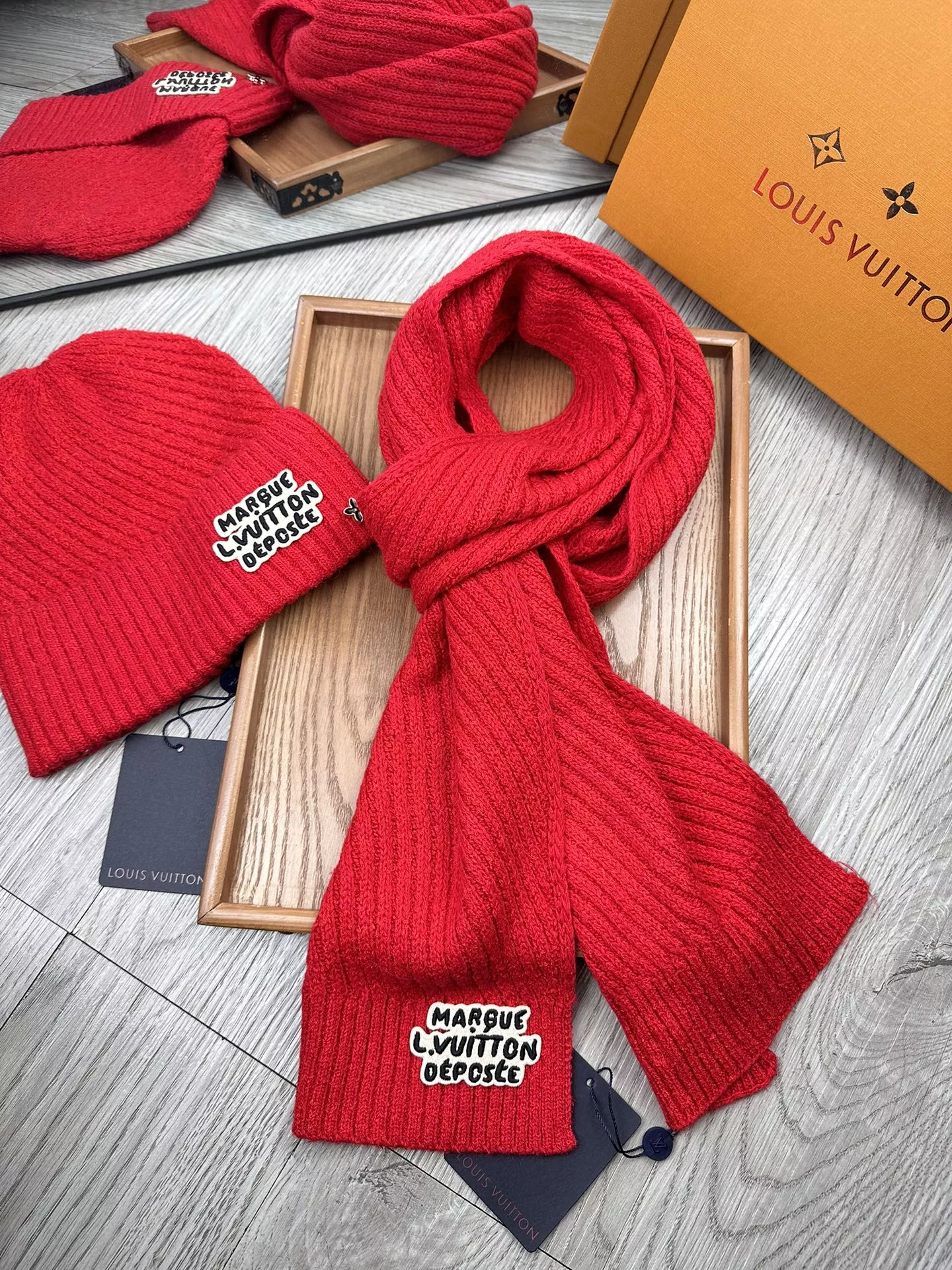 Louis Vuitton LV Hat and Scarf Set EasyMatch 8661