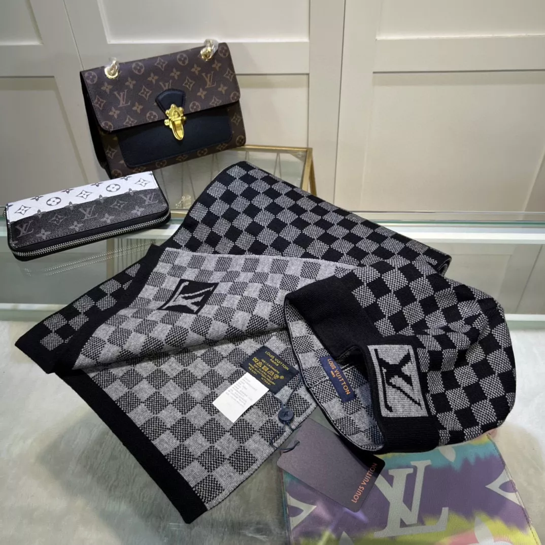 Louis Vuitton LV Hat and Scarf Set Functional 8950