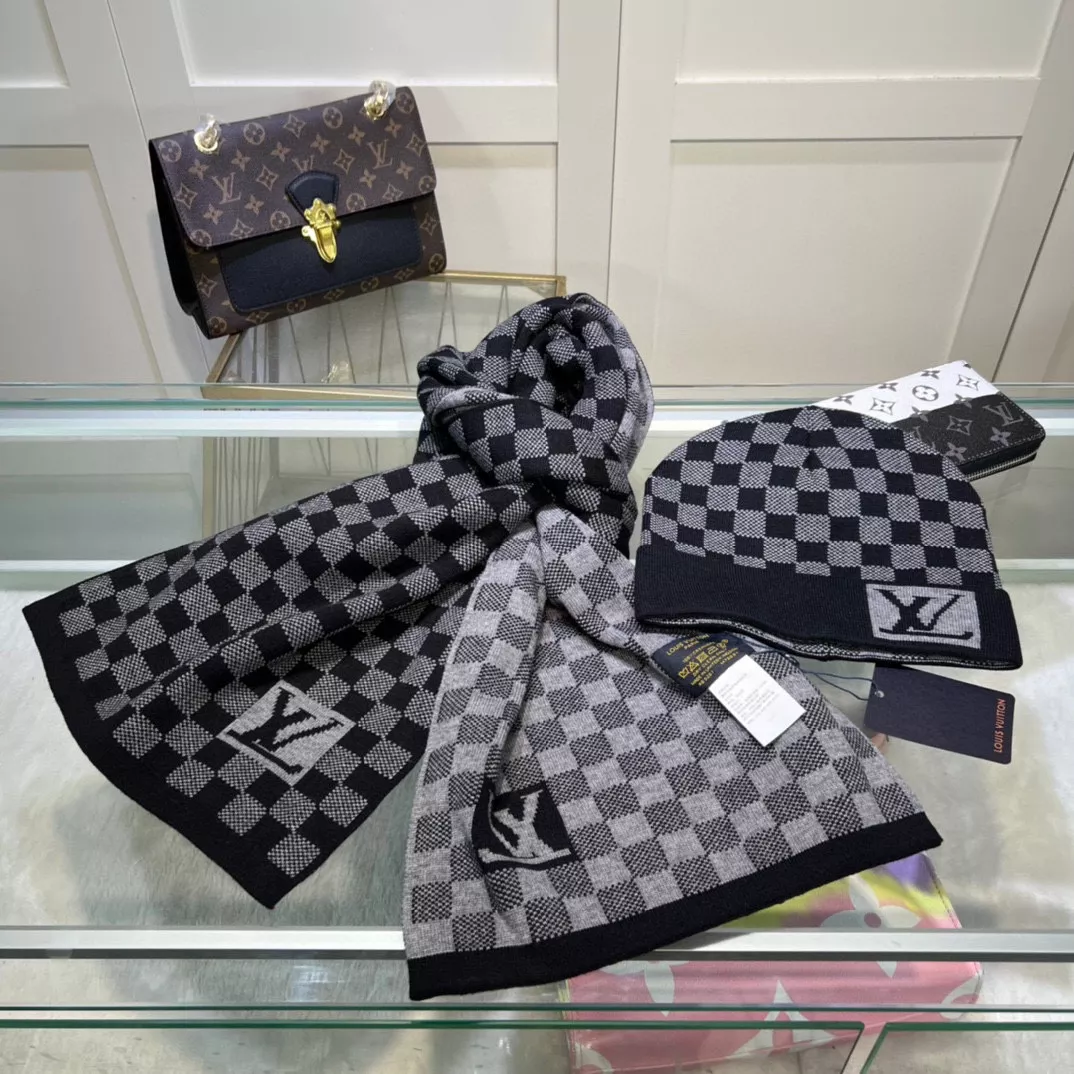 Louis Vuitton LV Hat and Scarf Set Functional 8950