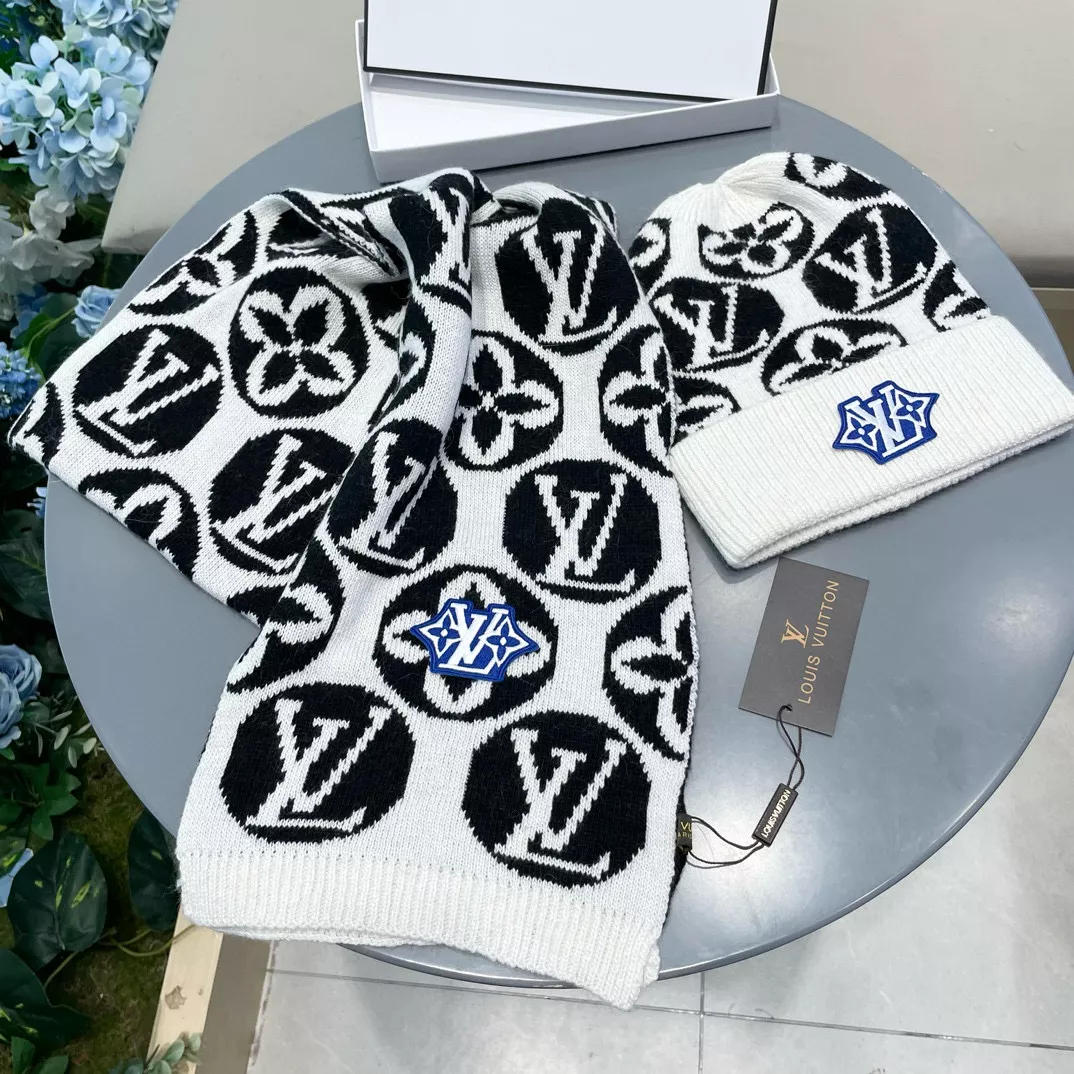 Louis Vuitton LV Hat and Scarf Set Modern 3119