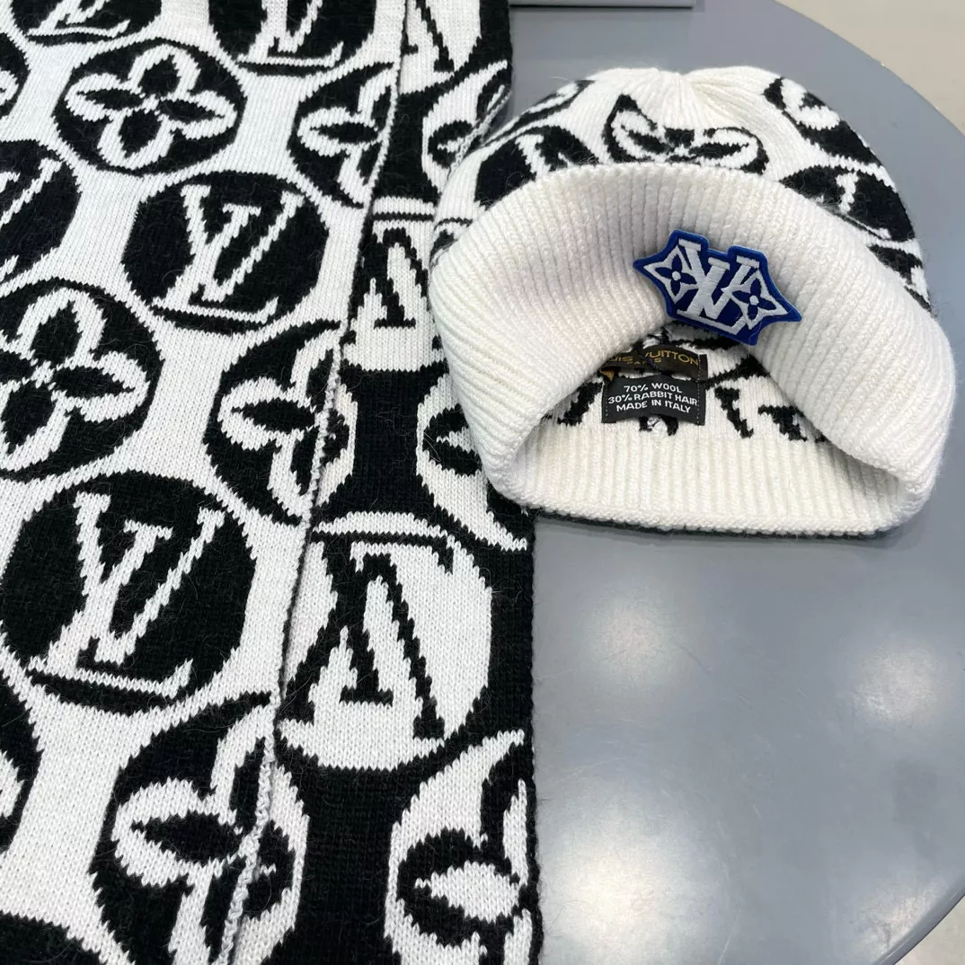 Louis Vuitton LV Hat and Scarf Set Modern 3119