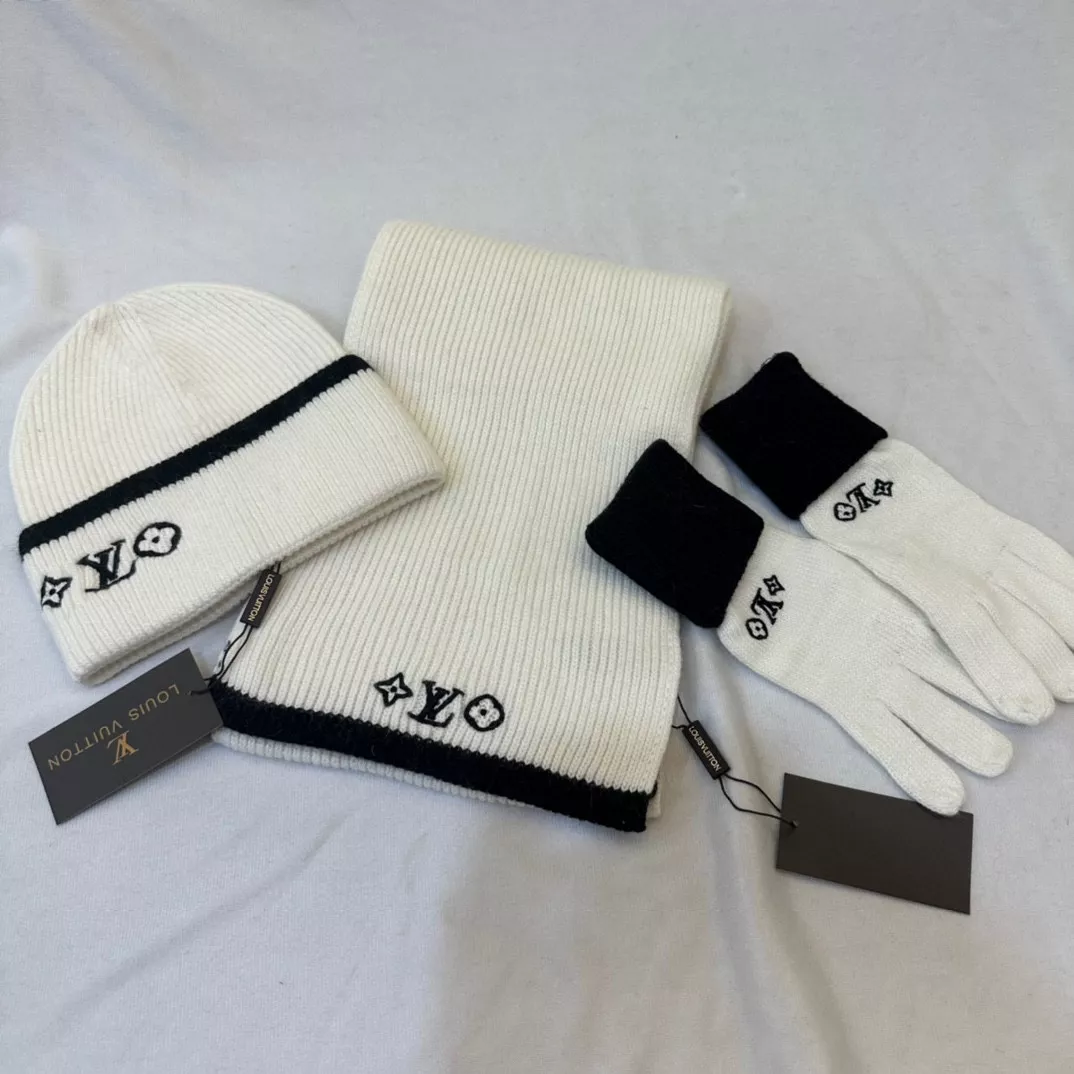 Louis Vuitton LV Hat and Scarf and Glove Set Flexible 6351