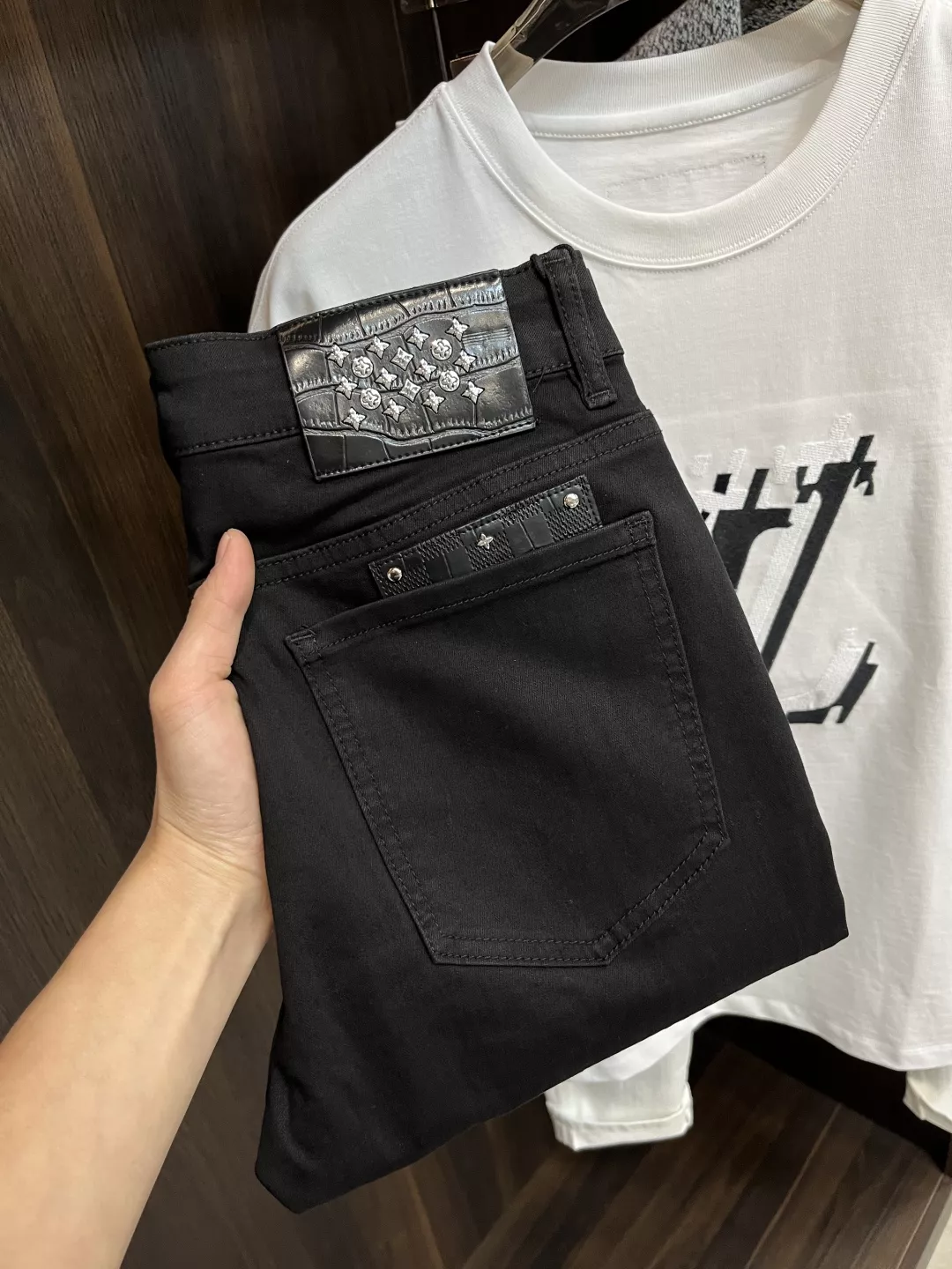 Louis Vuitton LV Jeans For Men Affordable 2312
