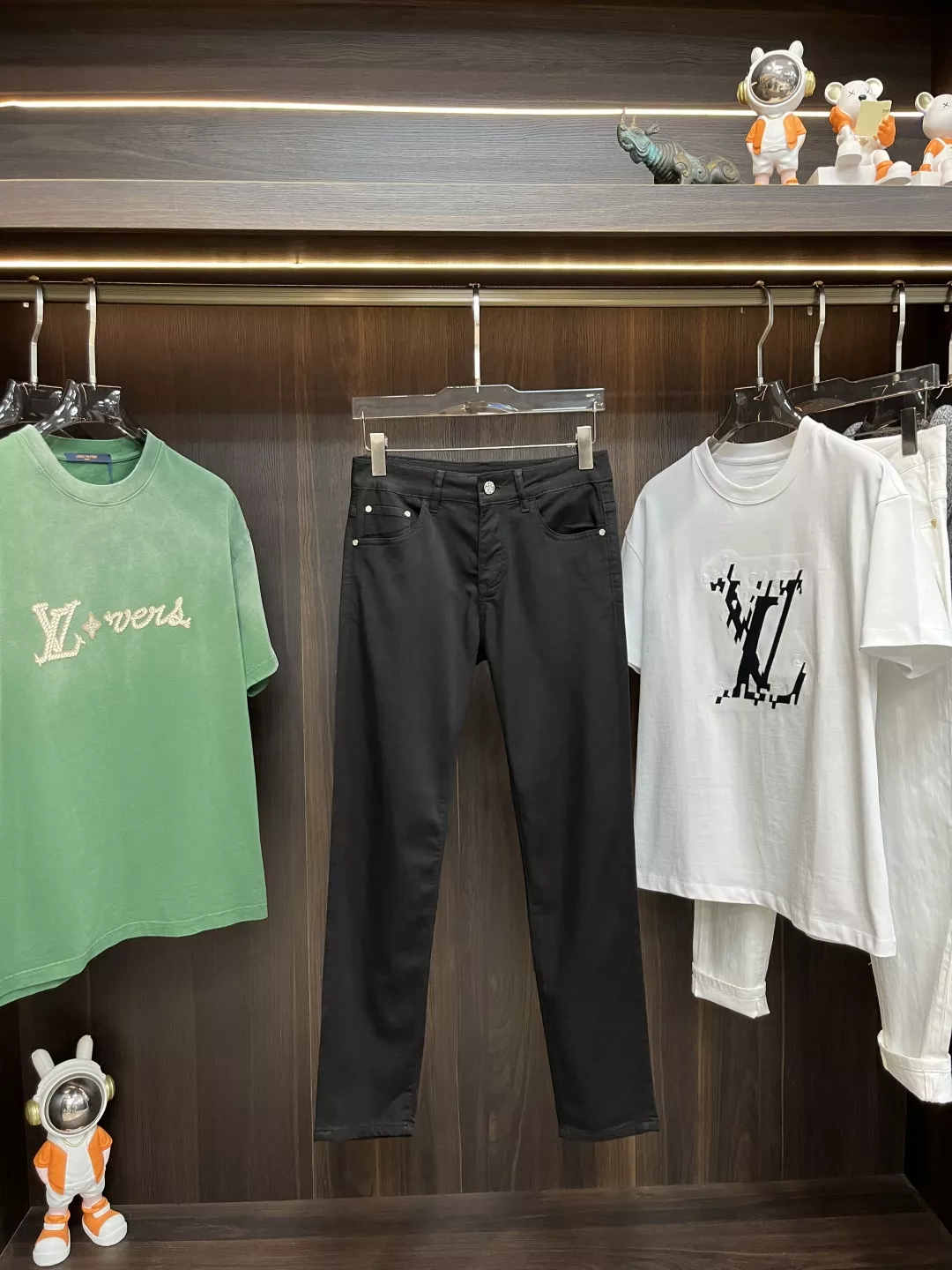 Louis Vuitton LV Jeans For Men DailyWear 590