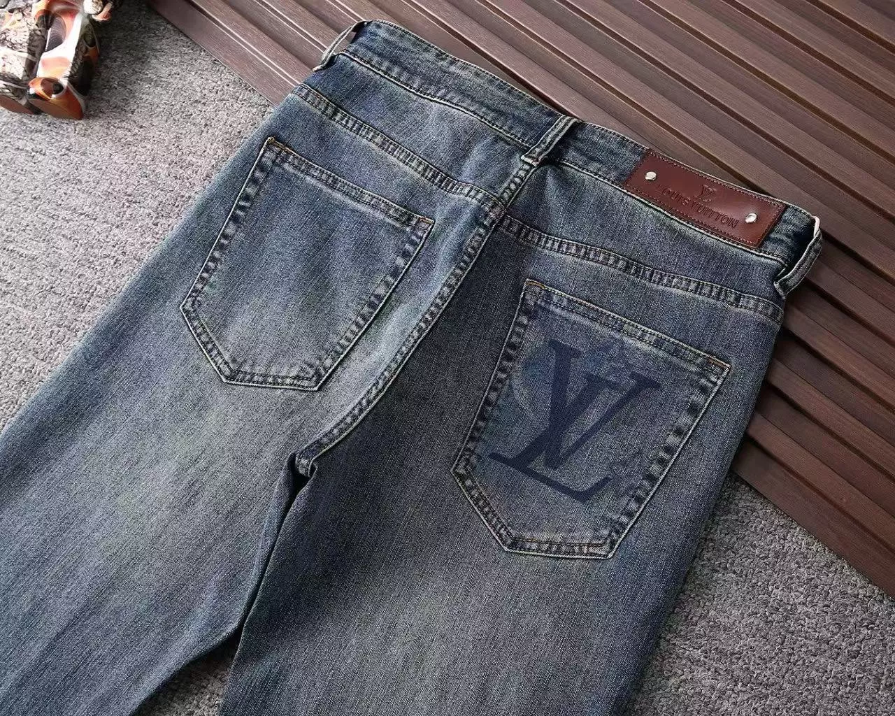 Louis Vuitton LV Jeans For Men Elegant 2113