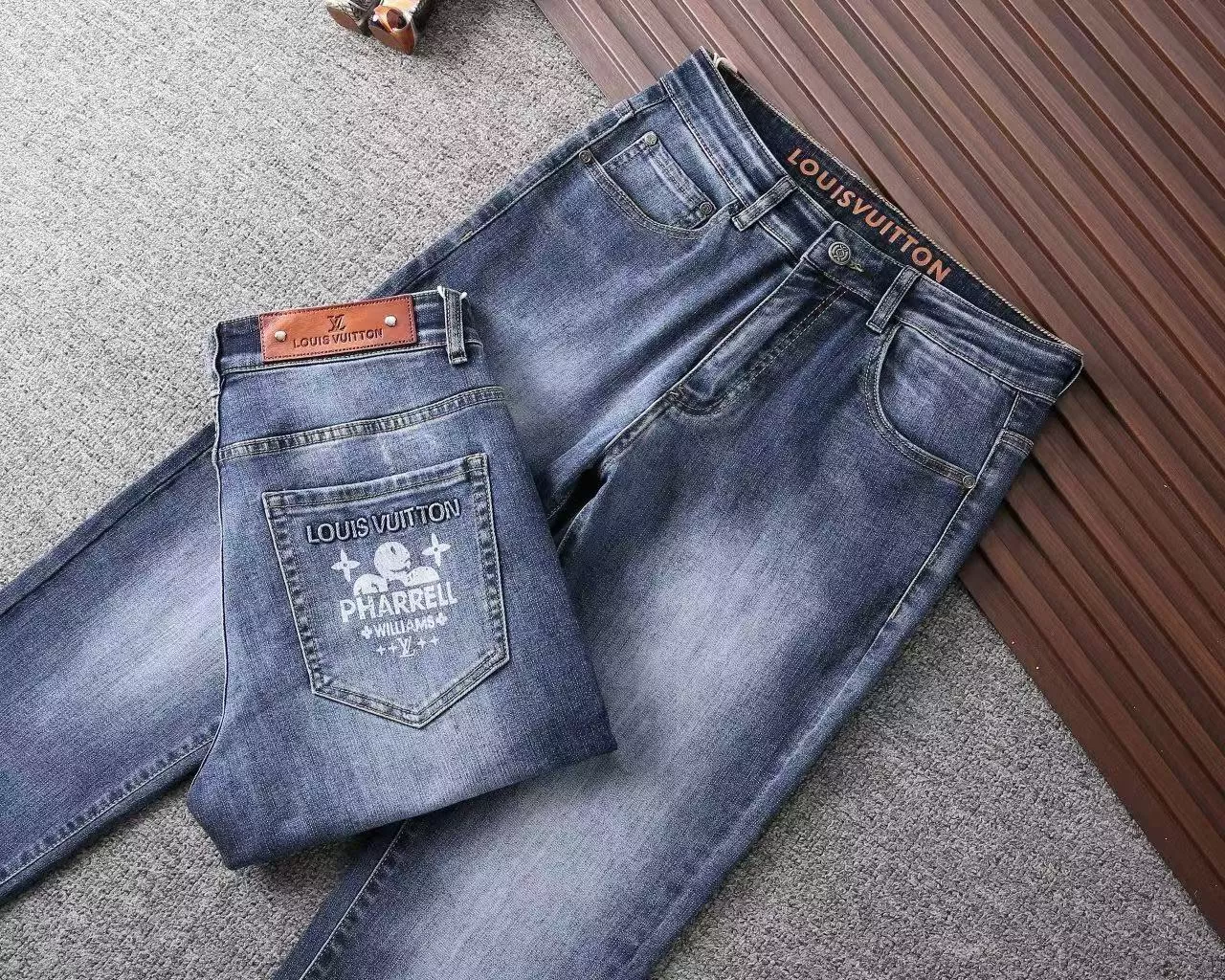 Louis Vuitton LV Jeans For Men Refined 374
