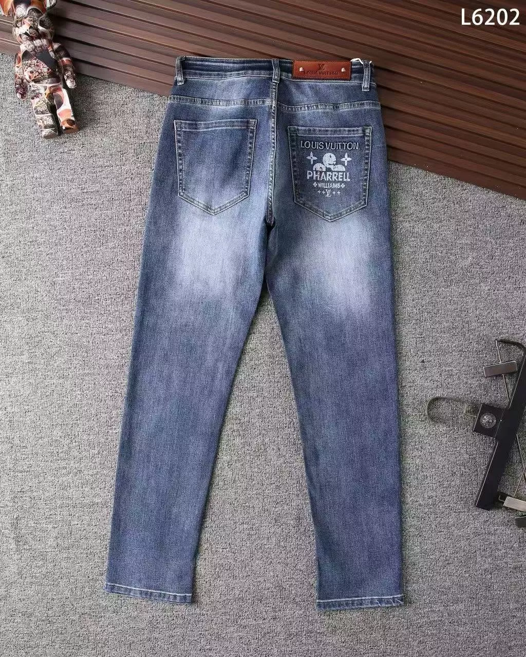 Louis Vuitton LV Jeans For Men Refined 374