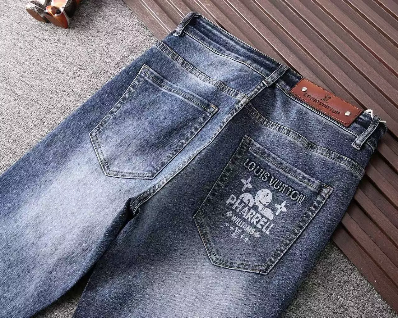 Louis Vuitton LV Jeans For Men Refined 374