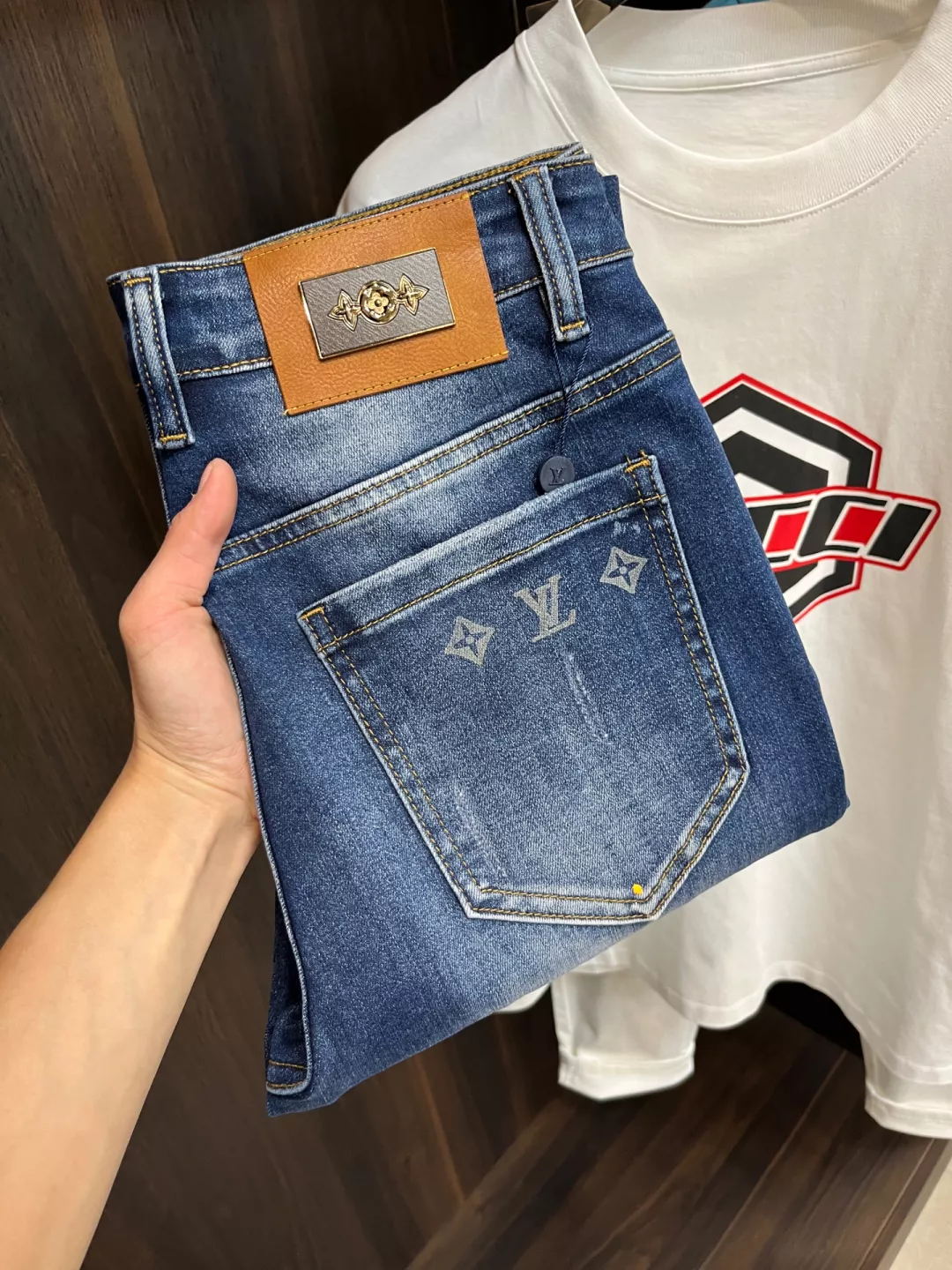 Louis Vuitton LV Jeans For Men Sleek 7513
