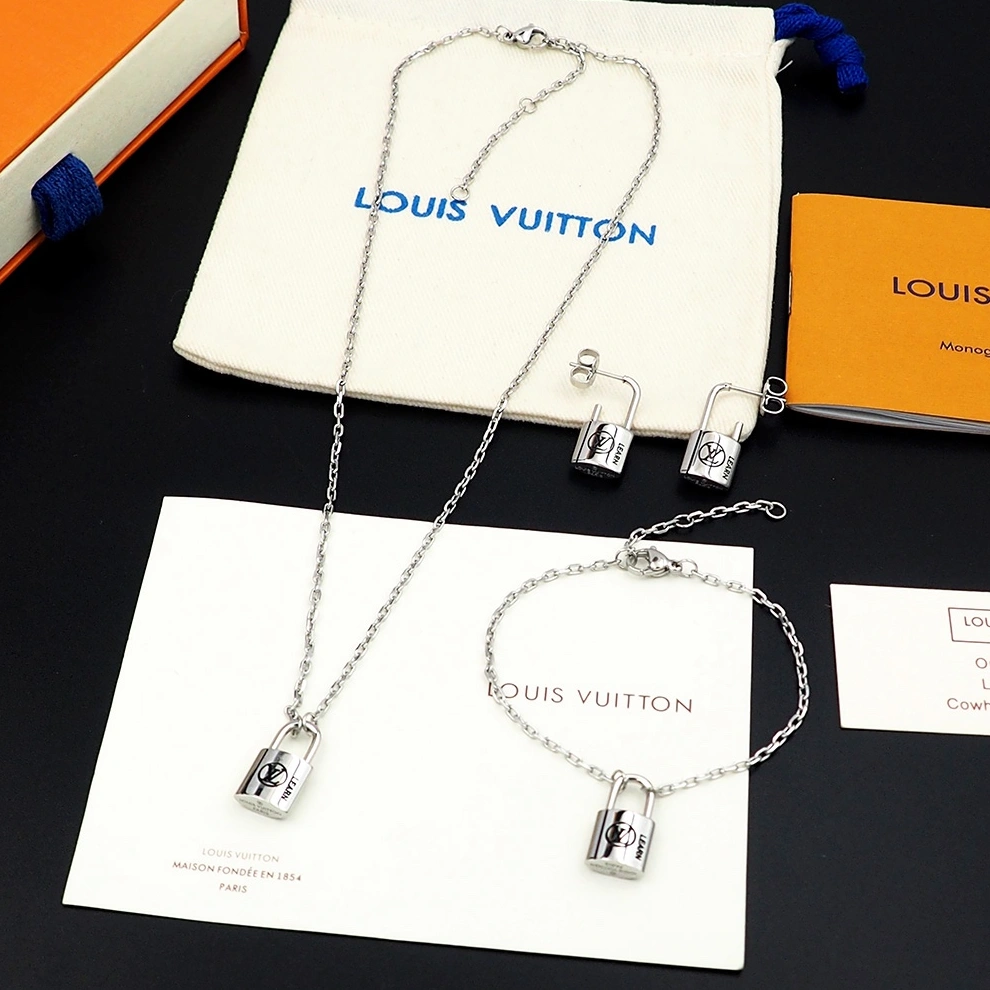 Louis Vuitton LV Jewelry Set Fashionable 8537