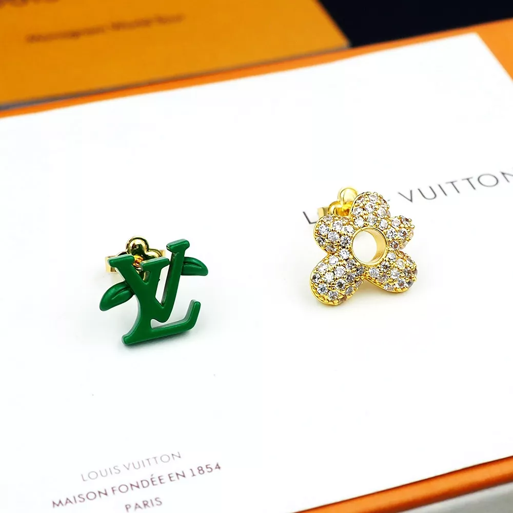 Louis Vuitton LV Jewelry Set For Women Compact 7703