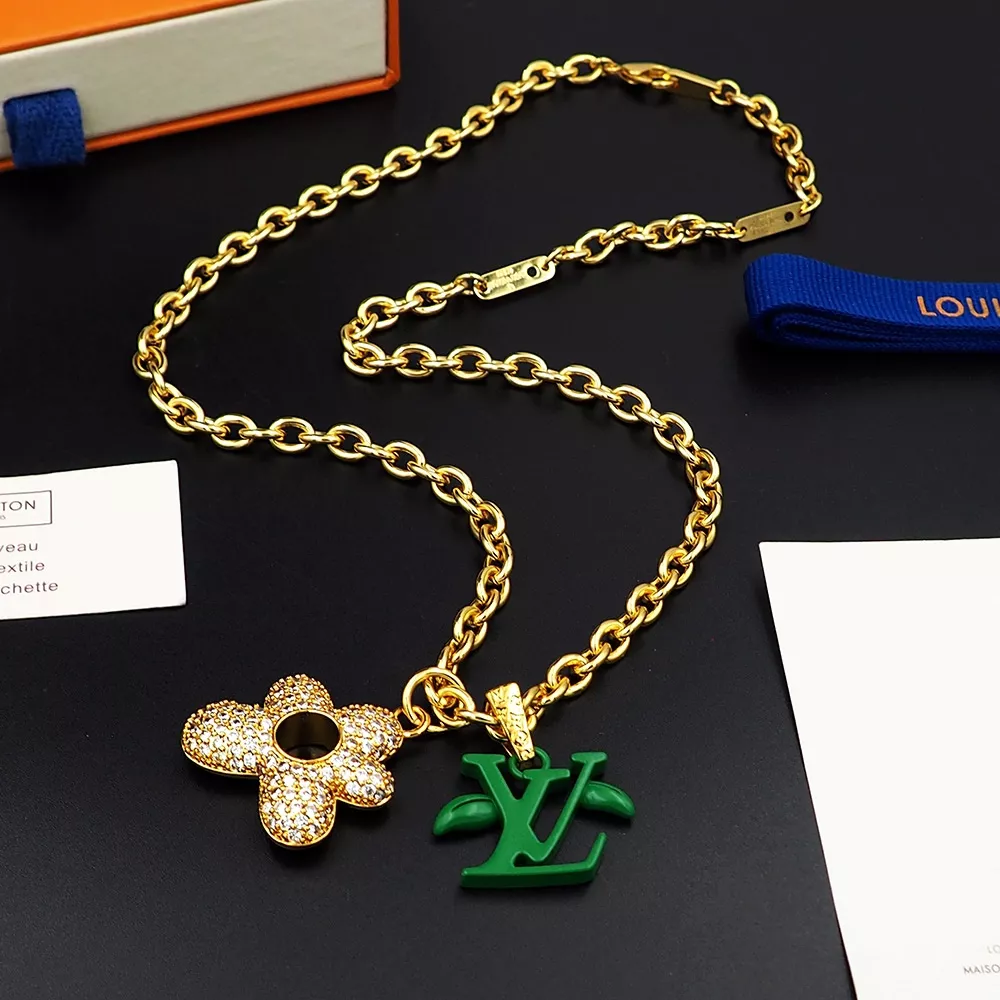 Louis Vuitton LV Jewelry Set For Women Compact 7703
