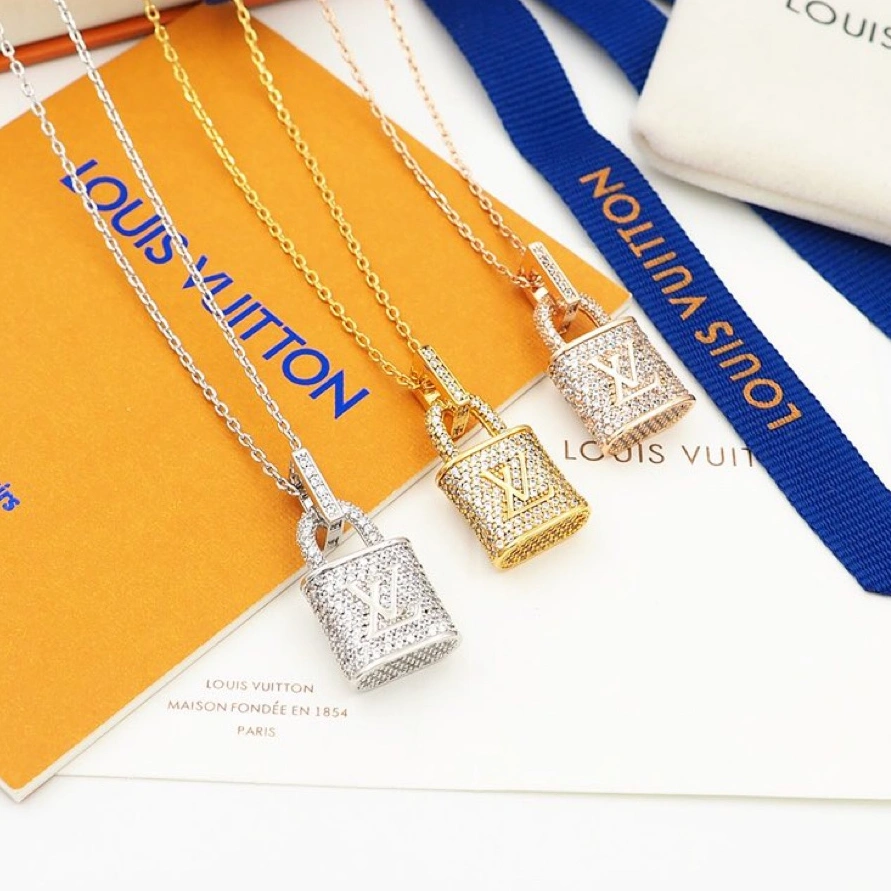 Louis Vuitton LV Jewelry Set Lightweight 8600