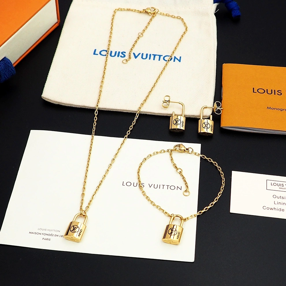 Louis Vuitton LV Jewelry Set Sophisticated 7916