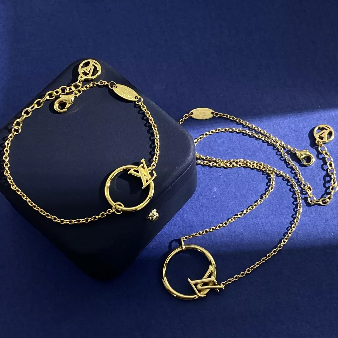 Louis Vuitton LV Jewelry Set Trendy 6821