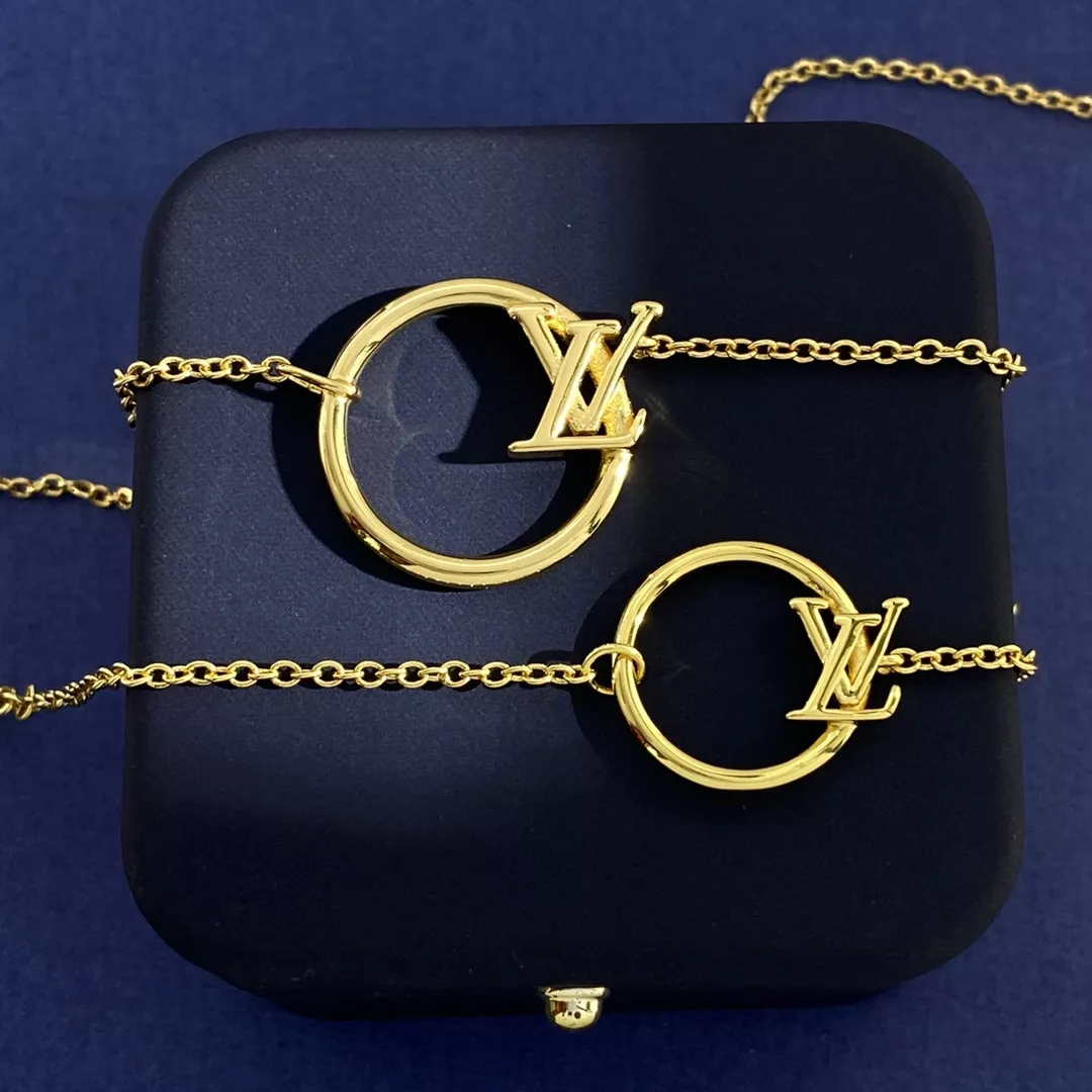 Louis Vuitton LV Jewelry Set Trendy 6821