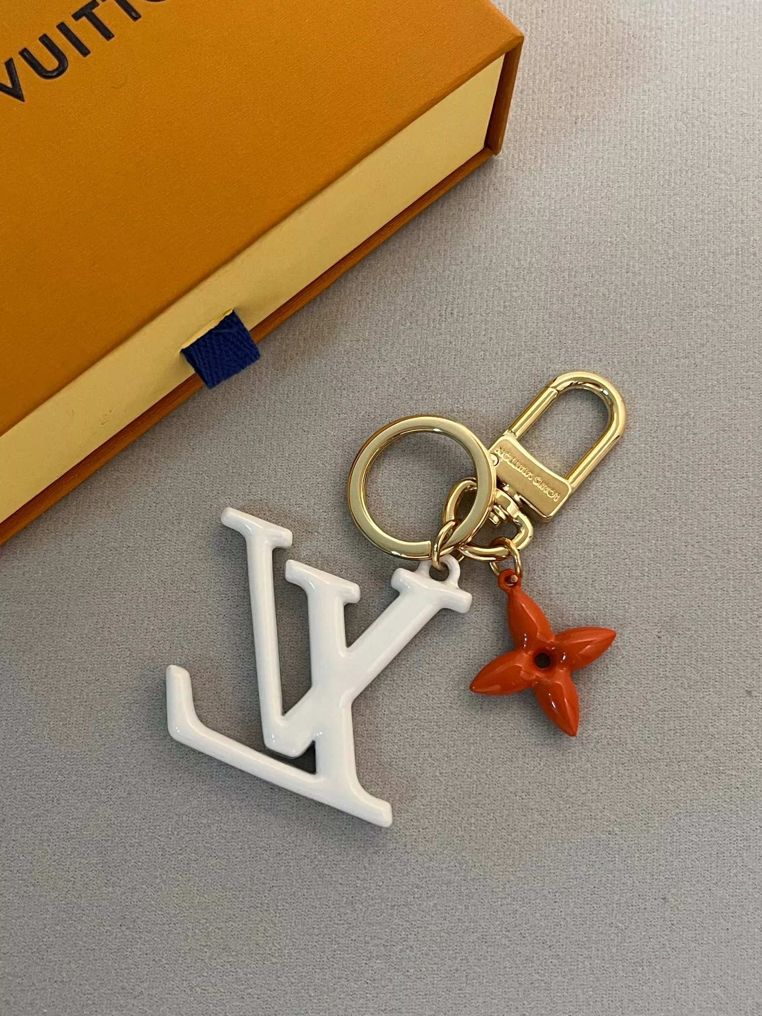 Louis Vuitton LV Key Holder And Bag Buckle Classic 5465