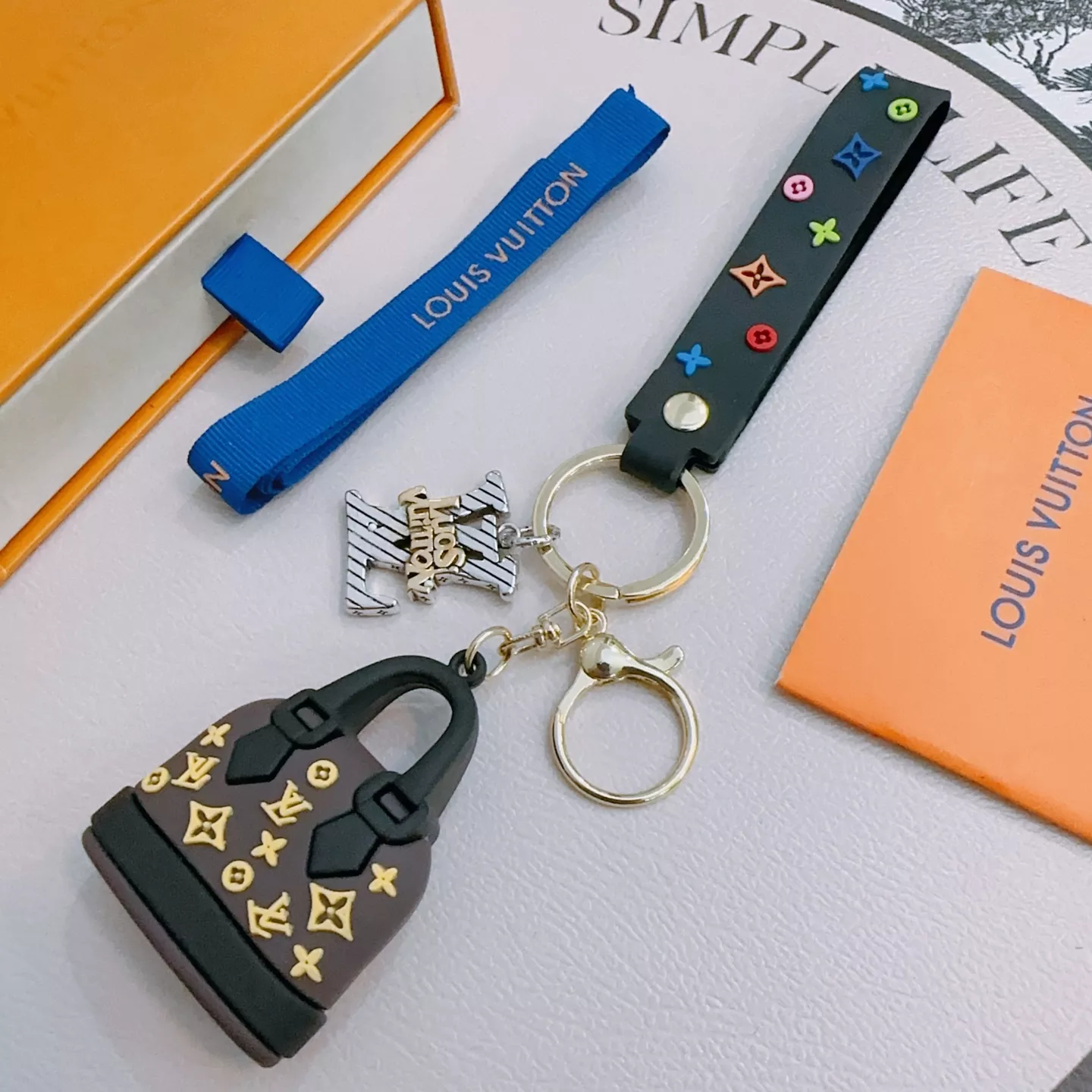 Louis Vuitton LV Key Holder And Bag Buckle Comfortable 5569