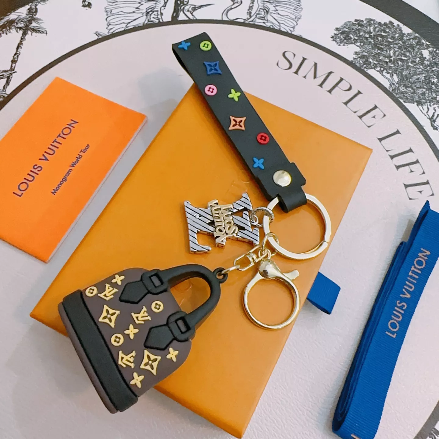 Louis Vuitton LV Key Holder And Bag Buckle Comfortable 5569