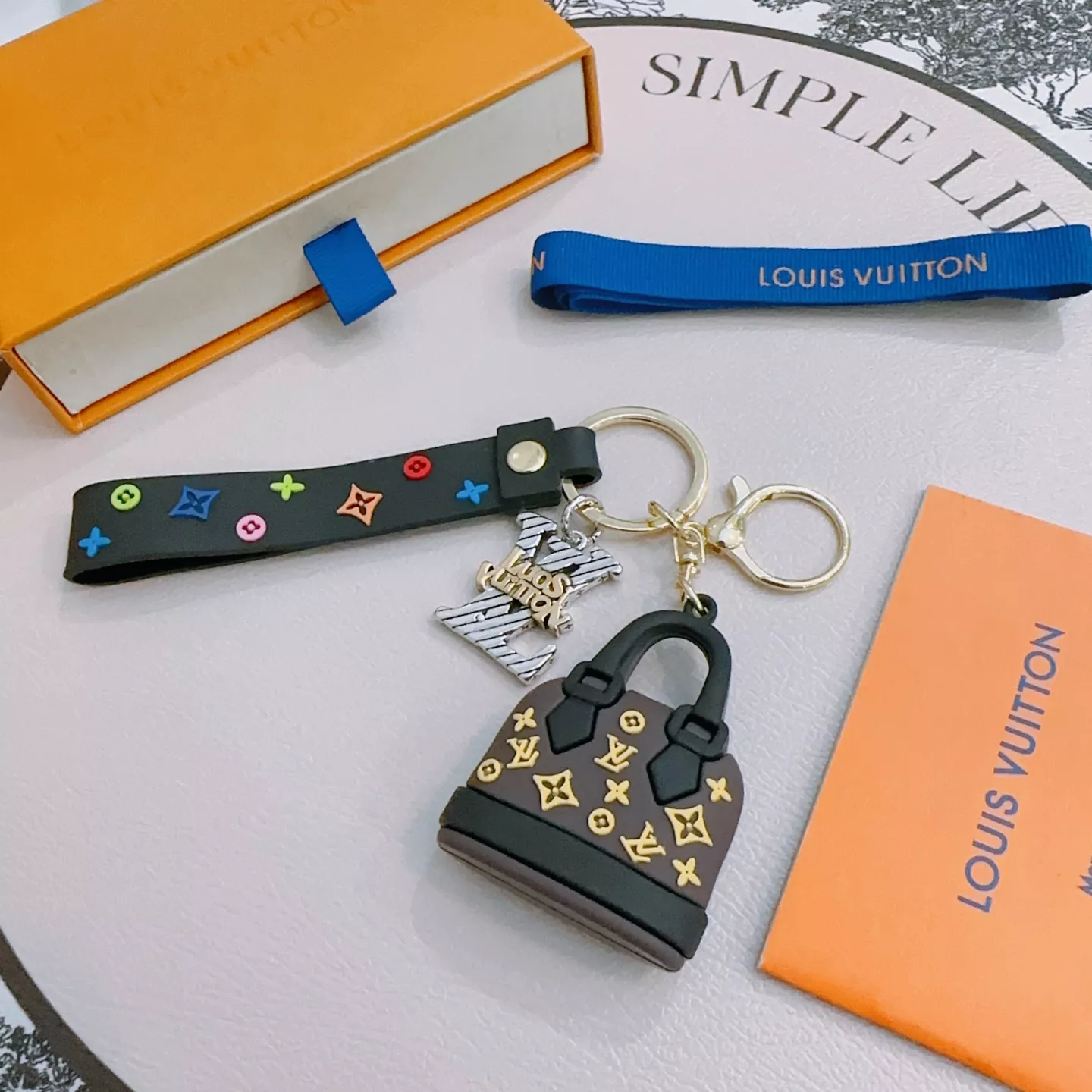 Louis Vuitton LV Key Holder And Bag Buckle Comfortable 5569