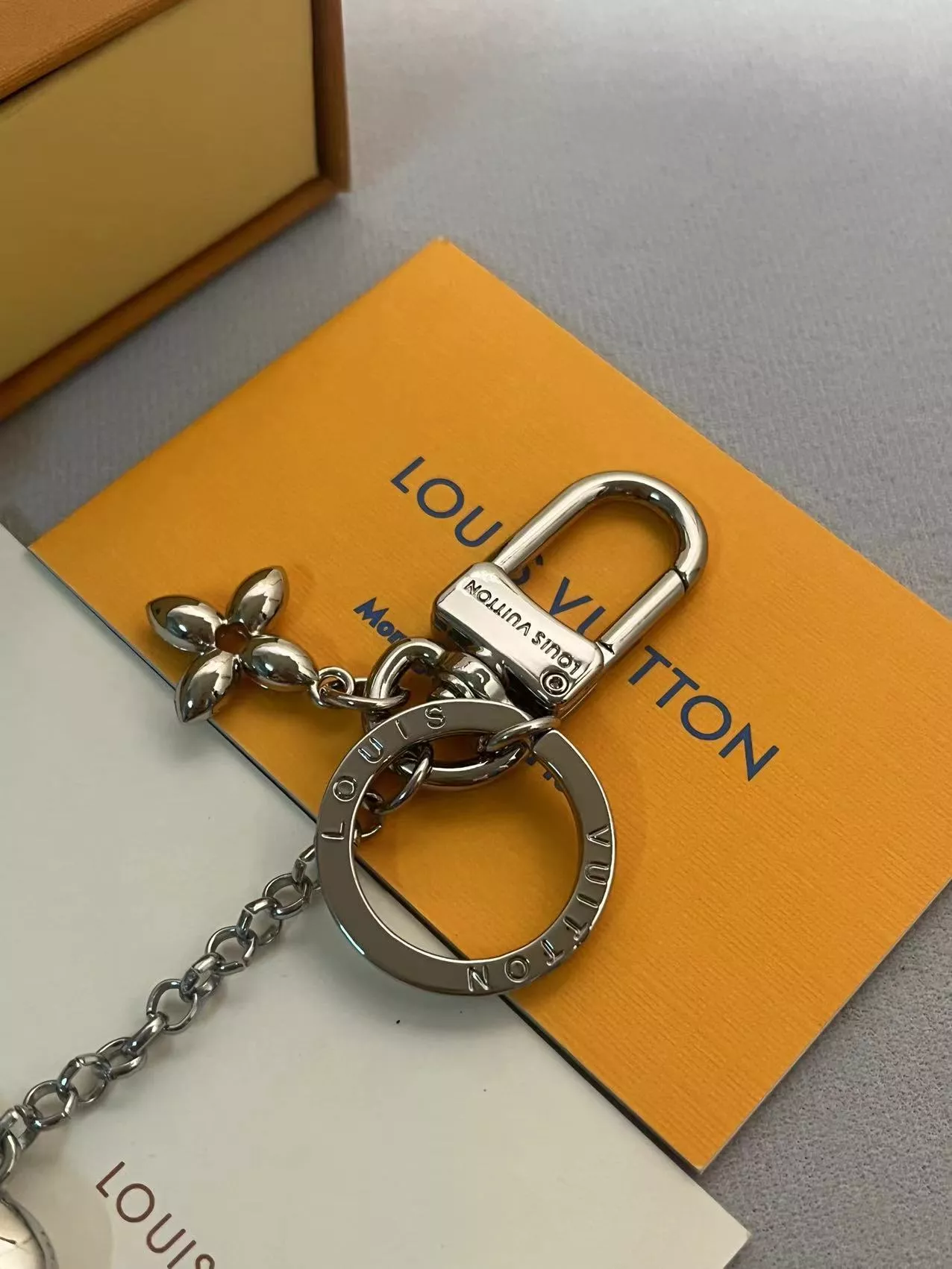 Louis Vuitton LV Key Holder And Bag Buckle Comfortable 7792