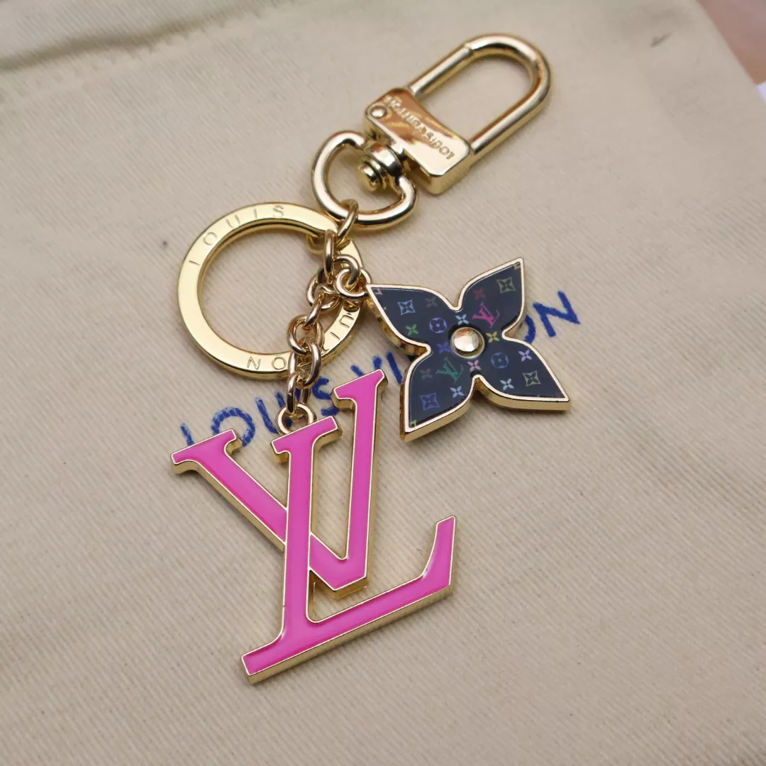 Louis Vuitton LV Key Holder And Bag Buckle Efficient 8715