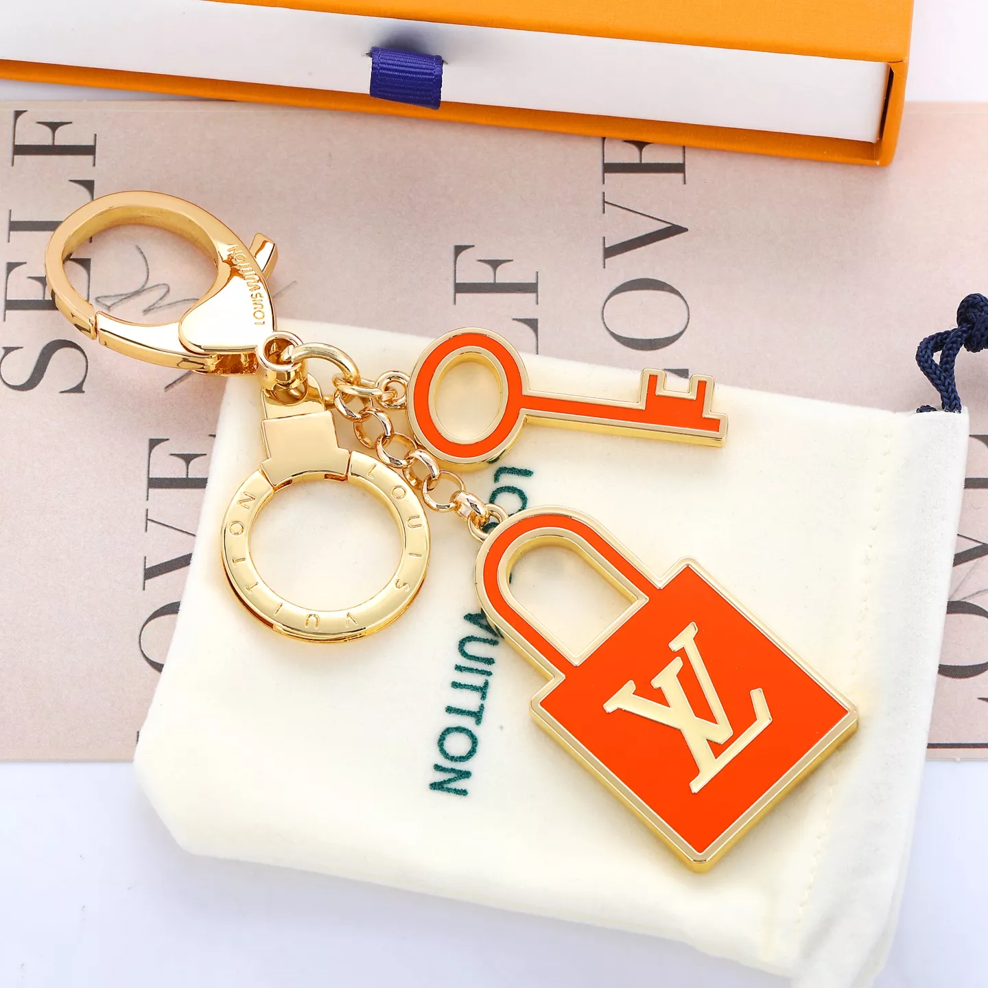 Louis Vuitton LV Key Holder And Bag Buckle EyeCatching 8725
