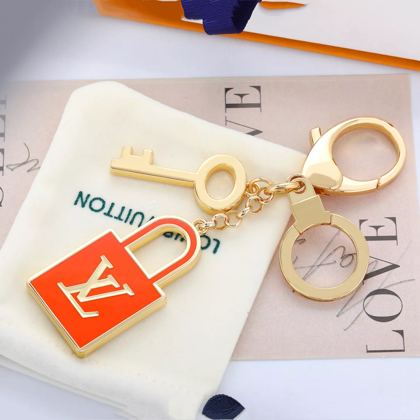 Louis Vuitton LV Key Holder And Bag Buckle EyeCatching 8725
