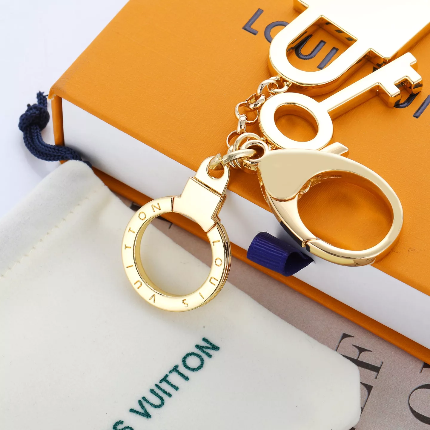 Louis Vuitton LV Key Holder And Bag Buckle EyeCatching 8725