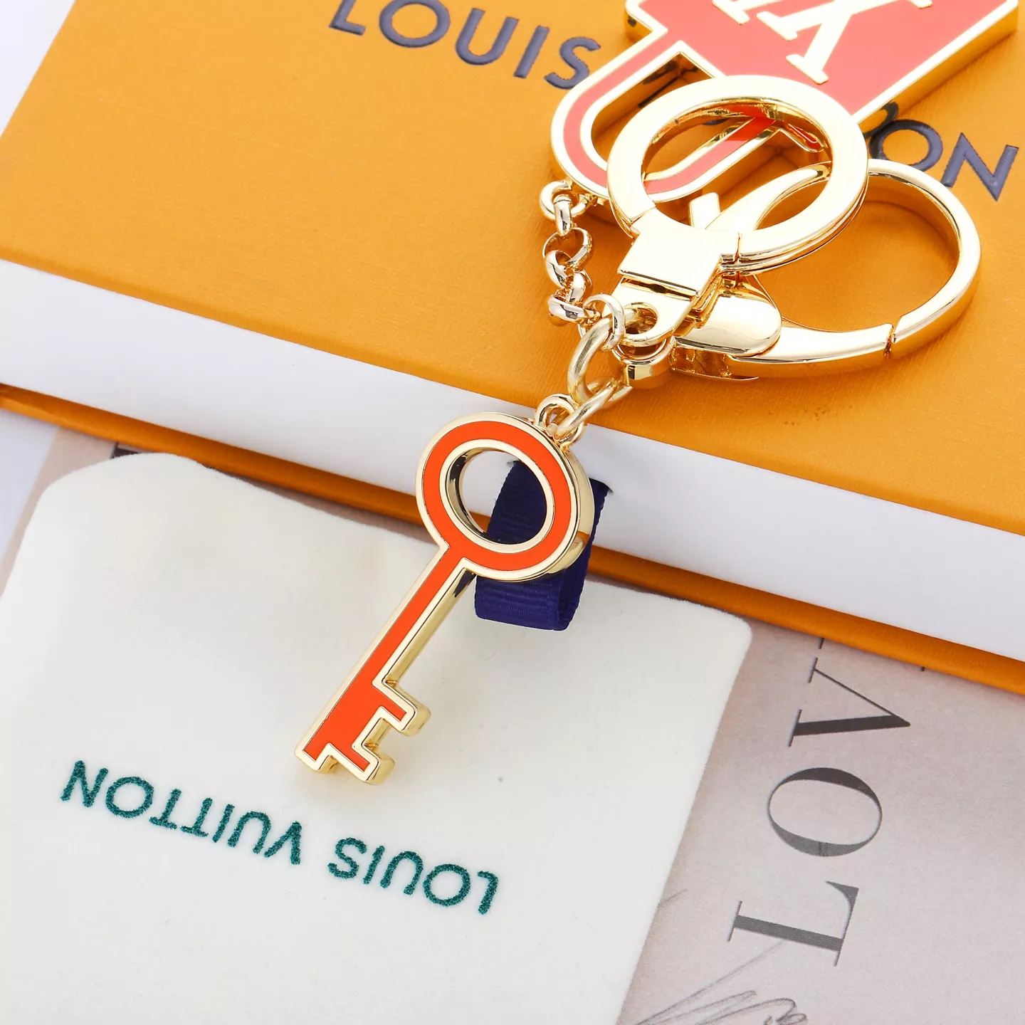 Louis Vuitton LV Key Holder And Bag Buckle EyeCatching 8725