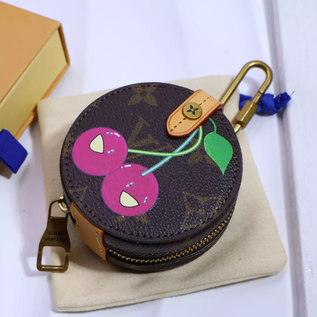 Louis Vuitton LV Key Holder And Bag Buckle EyeCatching 8971