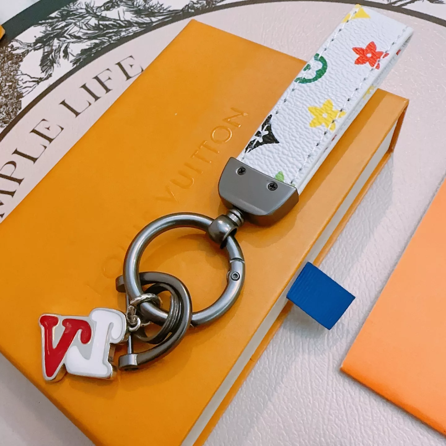 Louis Vuitton LV Key Holder And Bag Buckle EyeCatching 9165