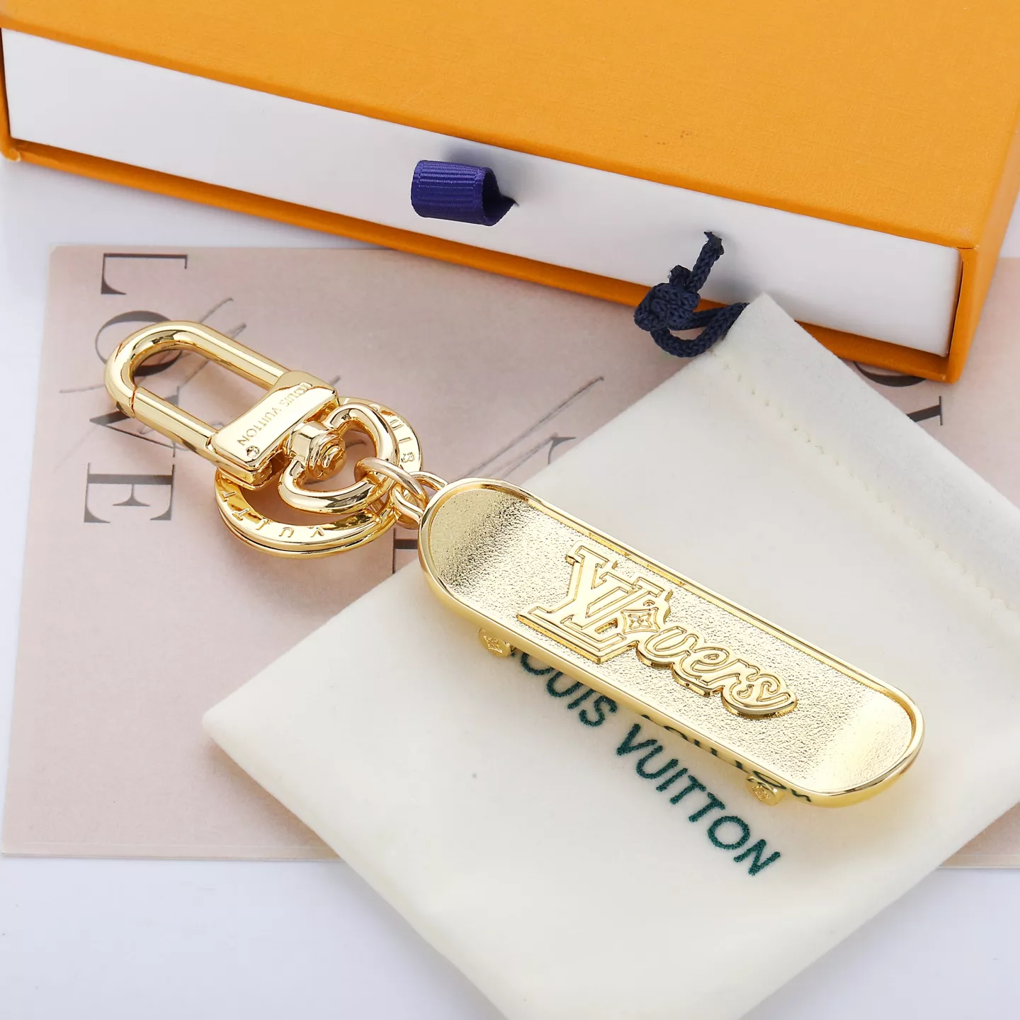 Louis Vuitton LV Key Holder And Bag Buckle For Men Stylish 1369