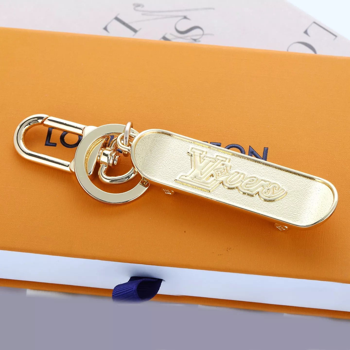 Louis Vuitton LV Key Holder And Bag Buckle For Men Stylish 1369