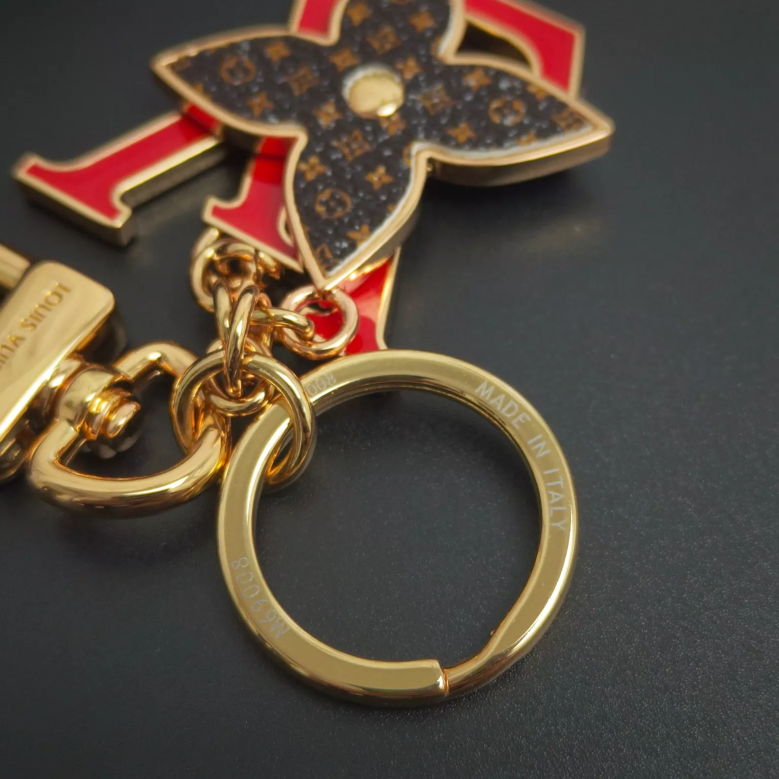 Louis Vuitton LV Key Holder And Bag Buckle ModernLook 3860