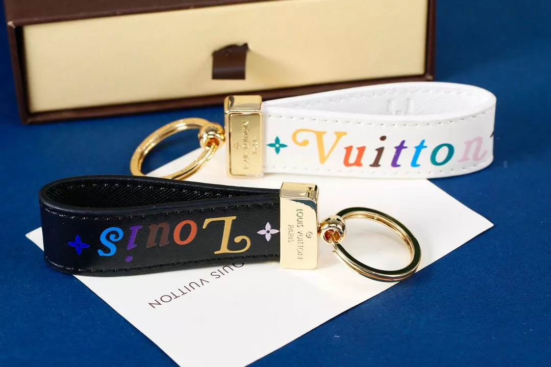 Louis Vuitton LV Key Holder And Bag Buckle ModernLook 4008