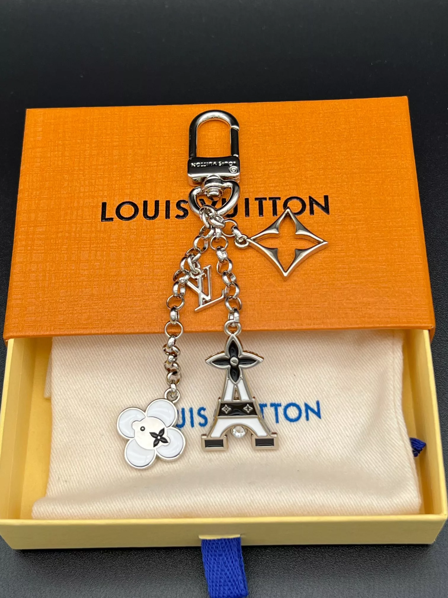 Louis Vuitton LV Key Holder And Bag Buckle Popular 506