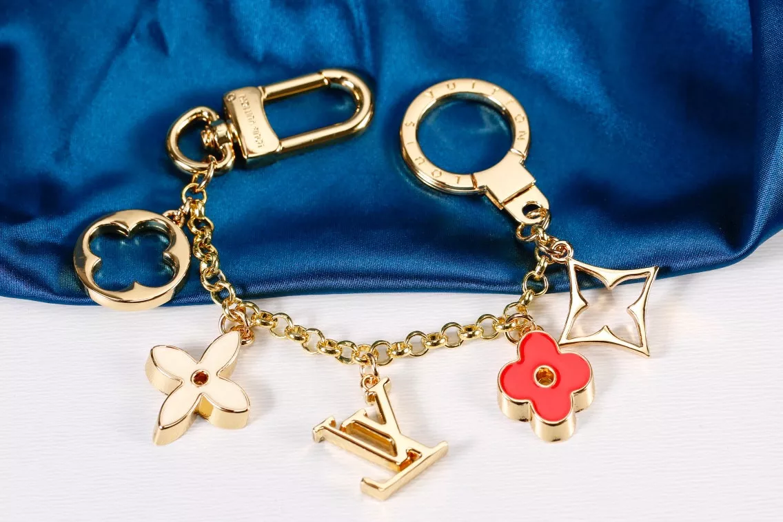 Louis Vuitton LV Key Holder And Bag Buckle Stylish 2877