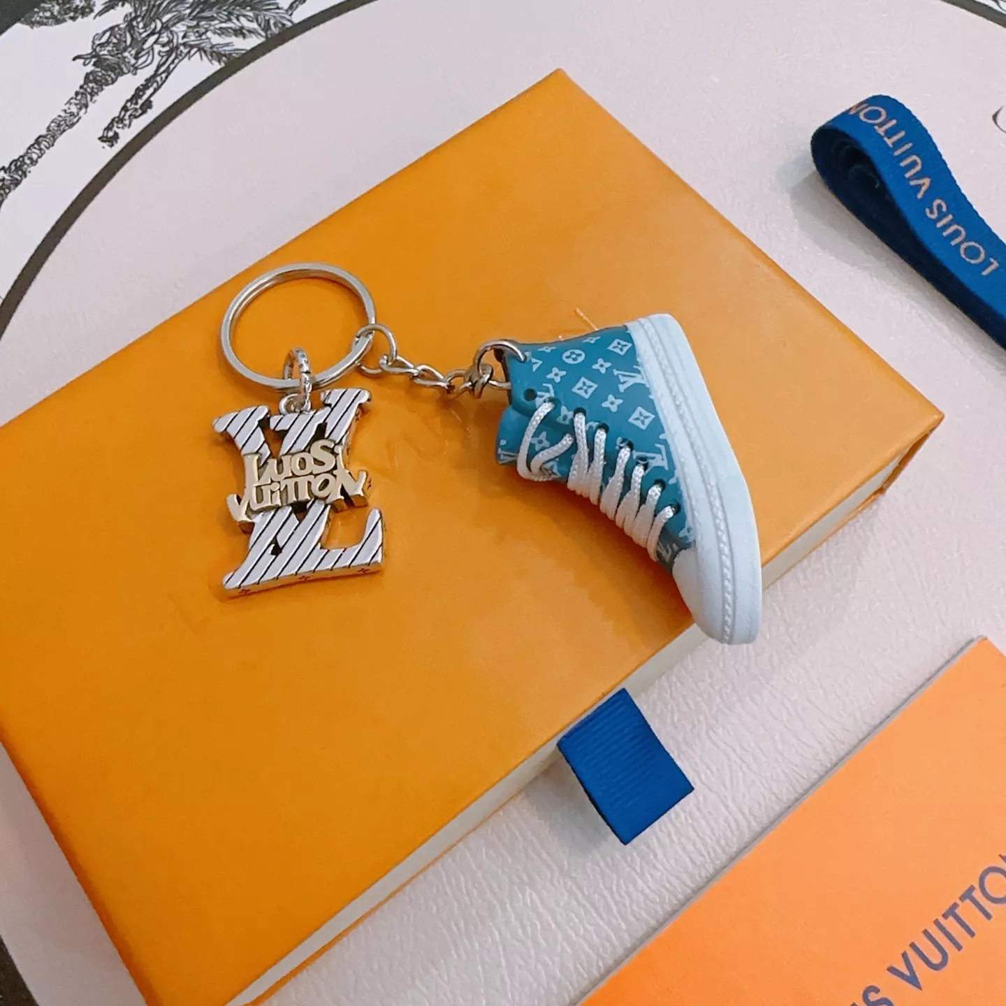 Louis Vuitton LV Key Holder And Bag Buckle Stylish 5735