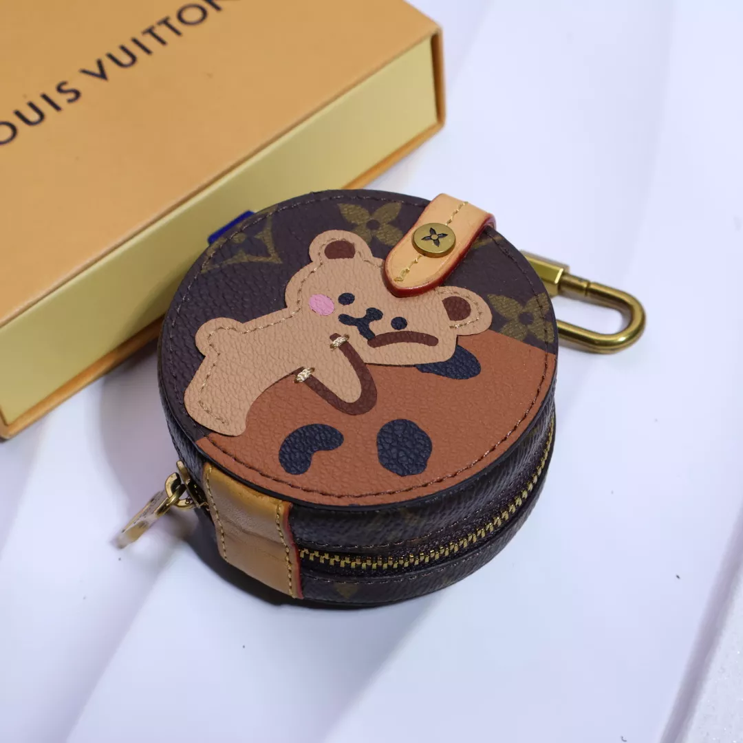 Louis Vuitton LV Key Holder And Bag Buckle Trendsetting 1366