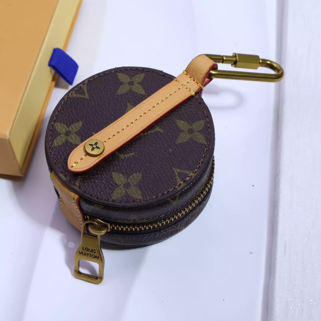 Louis Vuitton LV Key Holder And Bag Buckle Trendsetting 1366