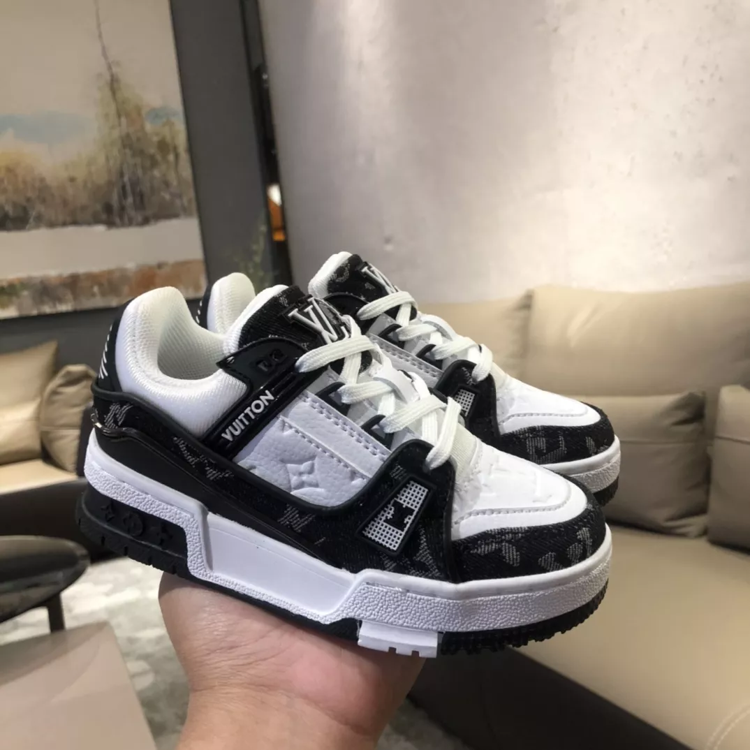 Louis Vuitton LV Kids' Shoes For Kids Bright 8924