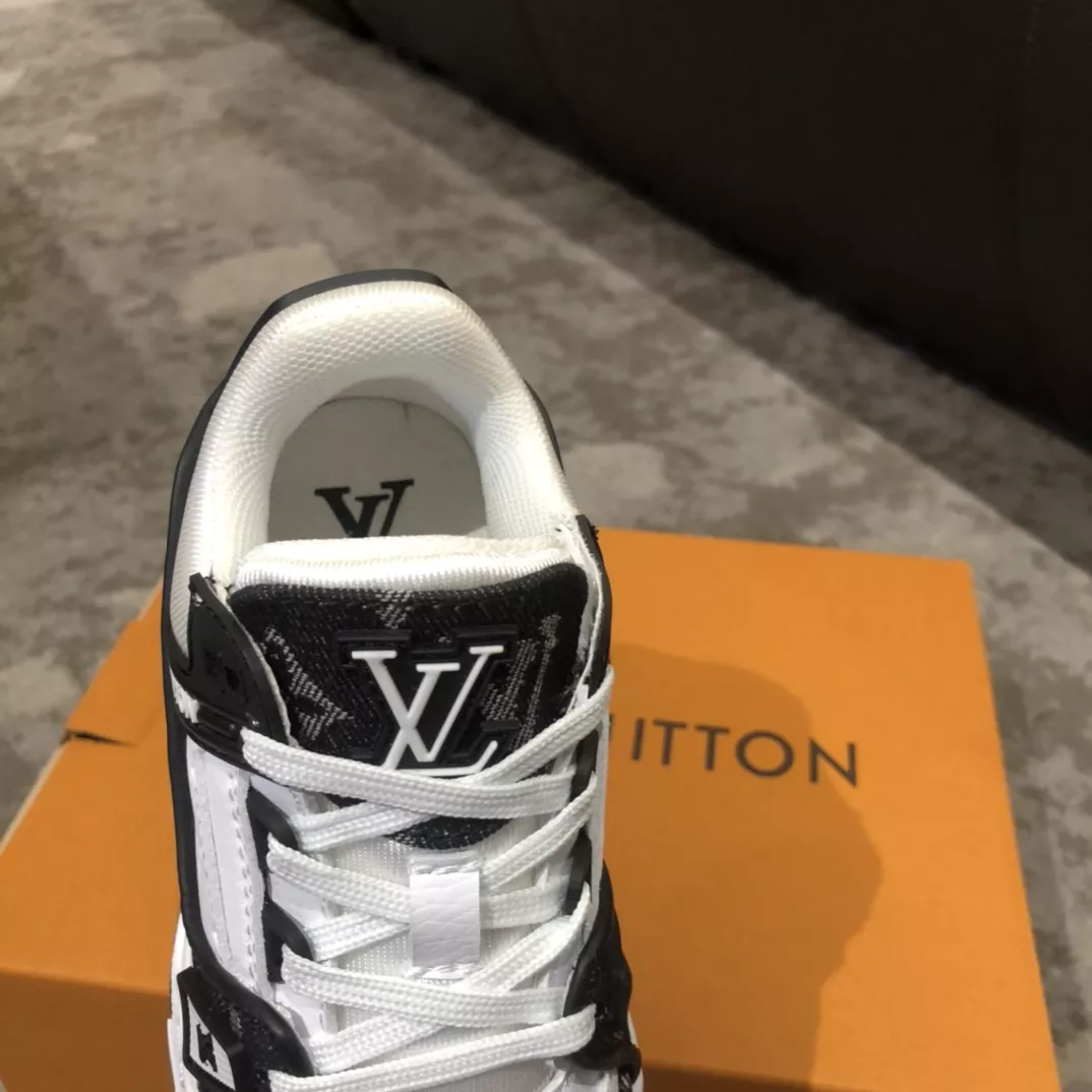 Louis Vuitton LV Kids' Shoes For Kids Bright 8924